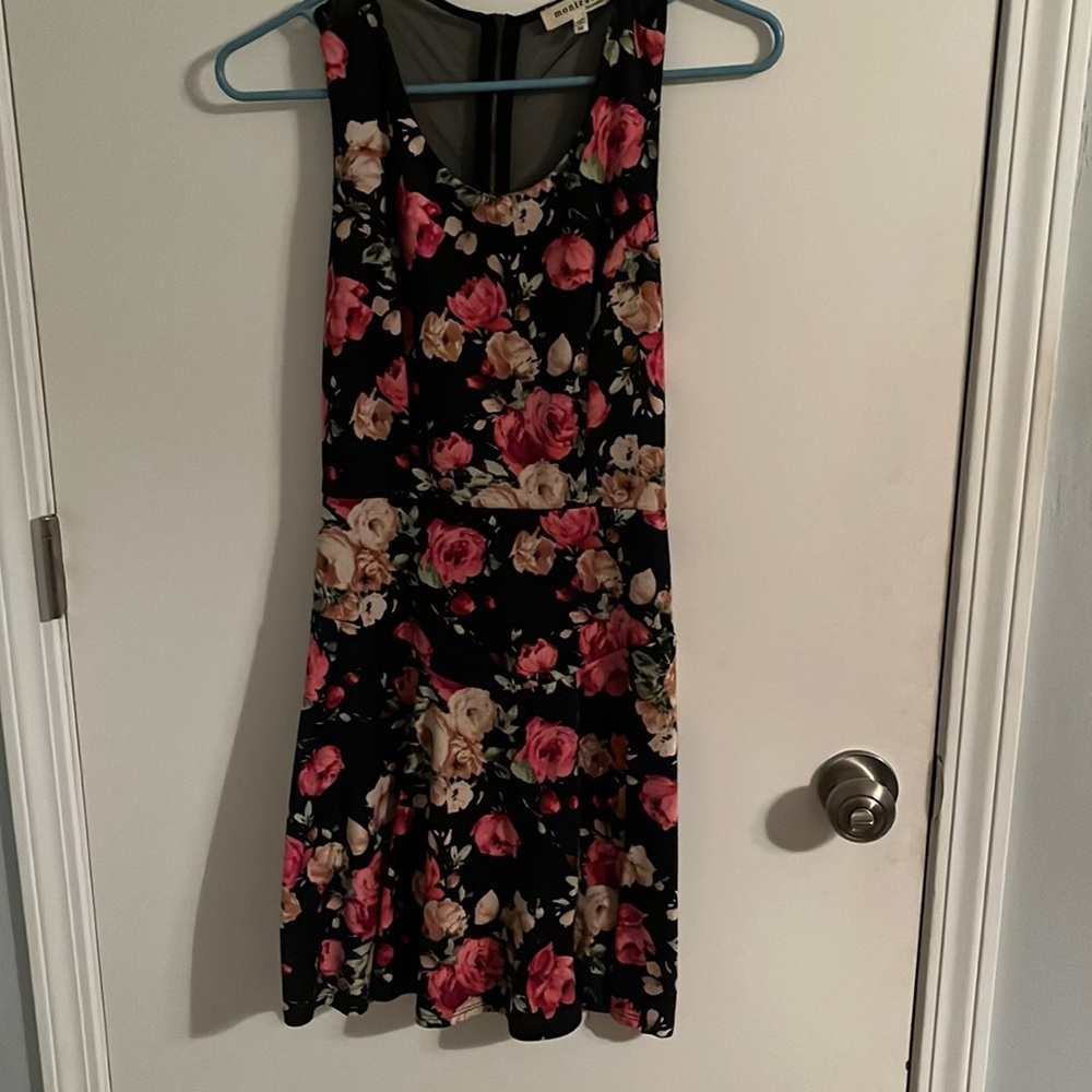 Black dress with flowers - Picture 1 of 4